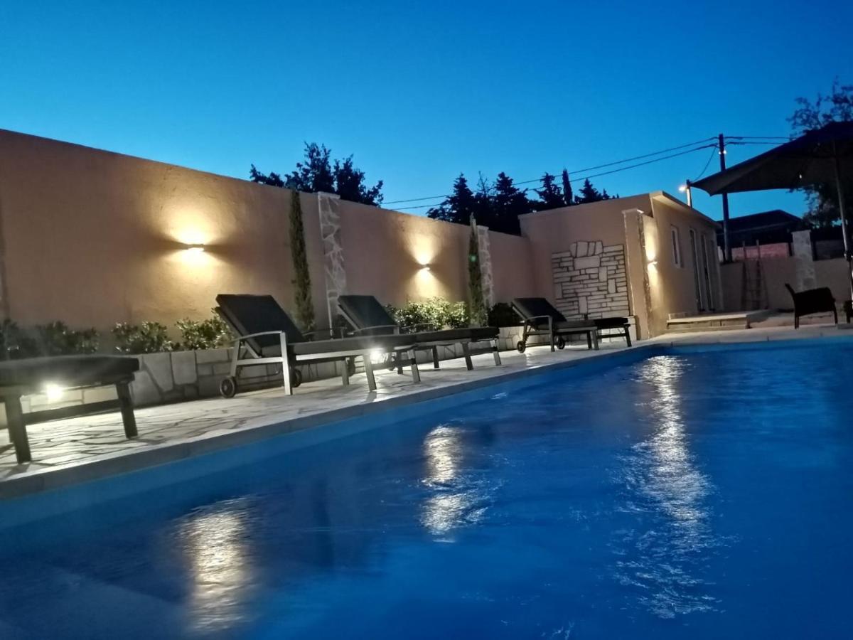 Villa Mir Pridraga Bagian luar foto