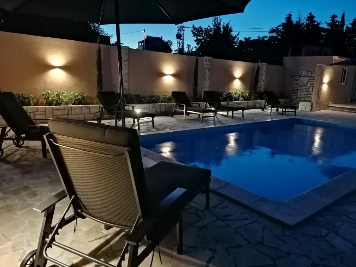 Villa Mir Pridraga Bagian luar foto