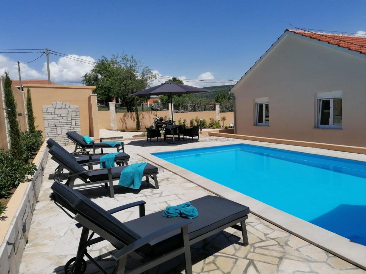 Villa Mir Pridraga Bagian luar foto