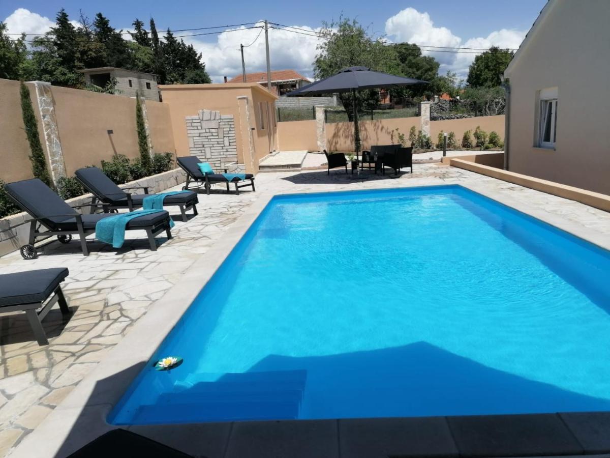 Villa Mir Pridraga Bagian luar foto